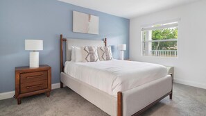 Desk, iron/ironing board, WiFi, bed sheets - Landing | Stylish 1BD, Gym, Pool (Kissimmee)