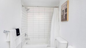 Bathroom - Landing | Stunning 1BD, Pool, Clubhouse (Kissimmee)