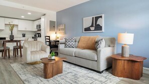 Smart TV - Landing | Beautiful 1BD, Clubhouse, Pool (Kissimmee)