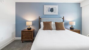 Desk, iron/ironing board, WiFi, bed sheets - Landing | Stylish 1BD, Pool, Gym (Kissimmee)