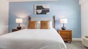 Desk, iron/ironing board, WiFi, bed sheets - Landing | Incredible 1BD, Clubhouse, Pool (Kissimmee)