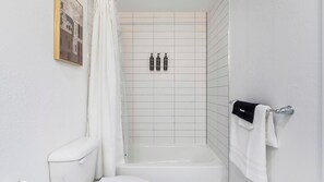 Bathroom - Landing | Chic 1BD, Pool, Clubhouse (Kissimmee)