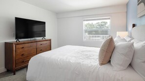 Desk, iron/ironing board, WiFi, bed sheets - Landing | Incredible 1BD, Pool, Clubhouse (Kissimmee)
