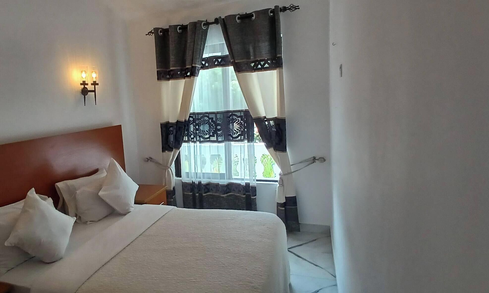 Deluxe Double Room | WiFi (free), bed sheets