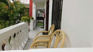 Family Apartment | Balcony - Kigotho Hotel & Apartments (Mombasa)