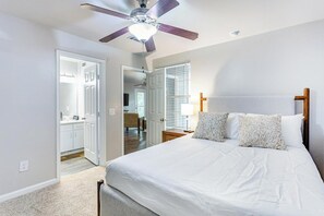 Desk, iron/ironing board, WiFi, bed sheets - Landing | Beautiful 2BD, Gym, Clubhouse (Tallahassee)