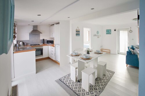 Host Stay Aurora Shore