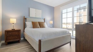 Desk, iron/ironing board, WiFi, bed sheets - Landing | Beautiful 1BD, Pool, Yoga Studio (New Haven)
