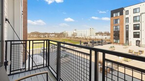 Property grounds - Landing | Beautiful 1BD, Pool, Yoga Studio (New Haven)