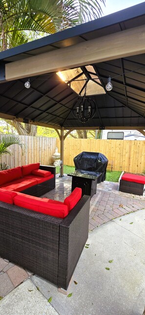 Terrace/patio - Private Paradise w/Pool near WPB Airport/Downtown/Pet-friendly! (West Palm Beach)