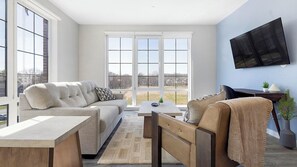 Smart TV - Landing | Spectacular 2BD, Yoga Studio, Game Room (New Haven)