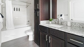 Bathroom - Landing | Stunning 2BD, Gym (Conroe)