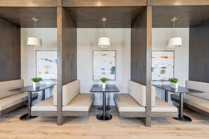 Dining - Landing | Spectacular 2BD, Gym (Longs)