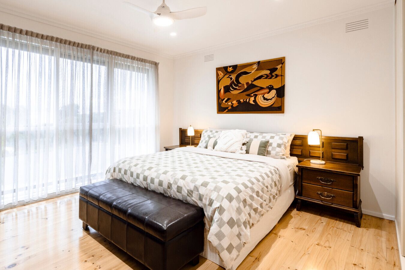 Desk, iron/ironing board, travel cot, WiFi