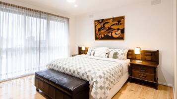 Desk, iron/ironing board, travel cot, WiFi
