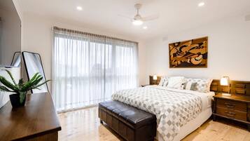 Desk, iron/ironing board, travel cot, WiFi