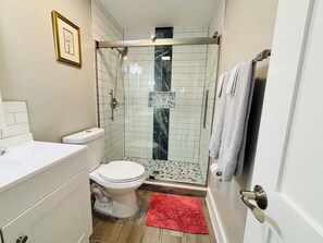 Hair dryer, towels, toilet paper - New Reno 1.3M 2 Beach Full Kit, W&D, Large 2BD 2BA (Bonita Springs)