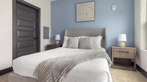 Desk, iron/ironing board, WiFi, bed sheets - Landing | Amazing 1BD, Clubhouse, Game Room (Atlanta)