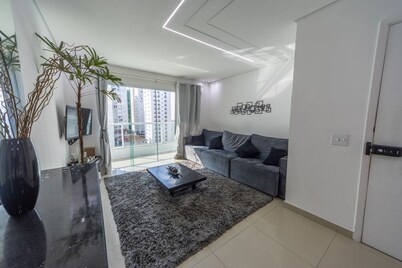 Apto com 2 vagas e Churrasqueira a 200m da Praia