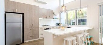 Ocean Grove Beach House 2 - Pets - Late checkout - Accessible