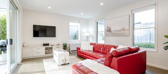 Ocean Grove Beach House 2 - Pets - Late checkout - Accessible