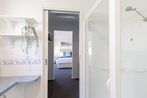 Hair dryer, towels - The Grove - Sleeps 6 - Pet Friendly! (499545) (Ocean Grove)