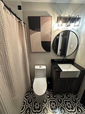 Bathroom - Serene 2-bedroom house with AC in beautiful Saint Ann (Saint Ann)