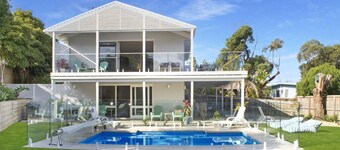 Riverview Retreat - Sleeps 8 - Pool & Pet Friendly (499543)