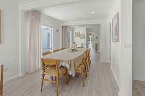 Dining - Coastal Waters - Spa, Sleeps 8, Newly Renovated (499538) (Ocean Grove)