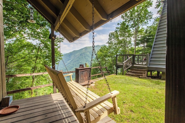 Terrace/patio - Little Bear Cabin Robbinsville NC (Robbinsville)