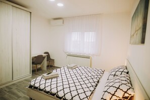 4 bedrooms, Internet - House with wellness and entertainment facilities ideal for large groups (Vukovar)