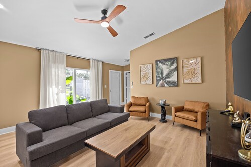 Modern 2/2 villa in Wellington 7 min to WEF/Polo