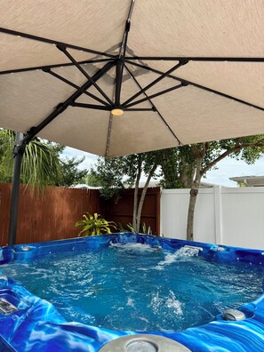 Bain à remous extérieur