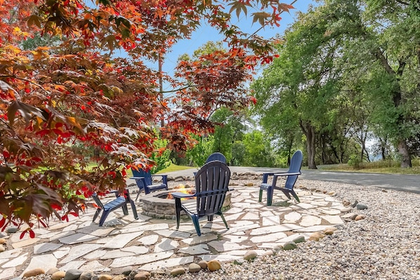 Terrace/patio - Private 1BR Guesthouse Close to DT Auburn (Auburn)