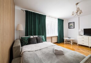 Iron/ironing board, WiFi, bed sheets - Wola Anielewicza Deluxe Studio (Warszawa)