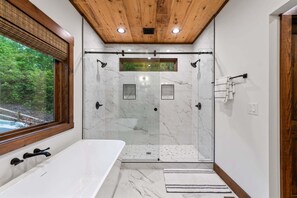 Shower, jetted bath, hair dryer, towels - Buddy's Bungalow - Gated, Mtn Views, Hot Tub, Game Room, Firepit, Pet Friendly, Near Town (Blue Ridge)