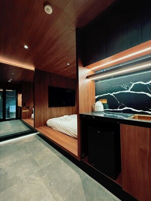 WiFi, bed sheets - Chic Inner-City Hideaway Studio in Surry Hills (Surry Hills)