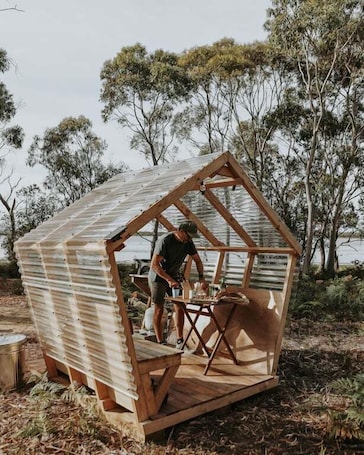 Outdoor dining. Numie - Immersive Glamping