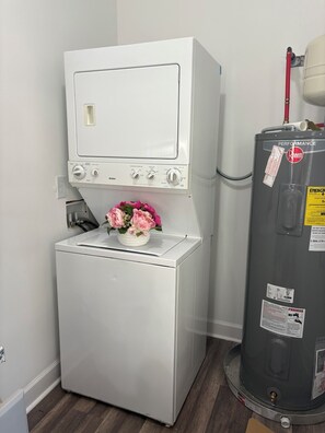 Interior - Brilliant 4-bedroom house with AC in vibrant Atlanta (Atlanta)