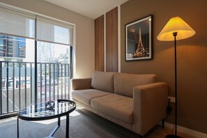 TV - w* | Modern & Cozy 2BR in the Heart of San Isidro (San Isidro)