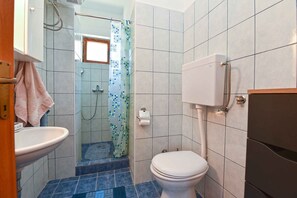 Bathroom - Holiday apartment with air conditioning (Fažana)