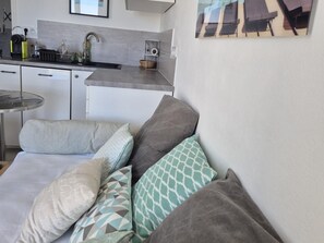 Interior - Beautiful oceanfront apartment - sleeps 3 (FOURAS)