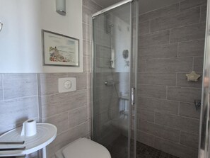 Bathroom - Beautiful oceanfront apartment - sleeps 3 (FOURAS)