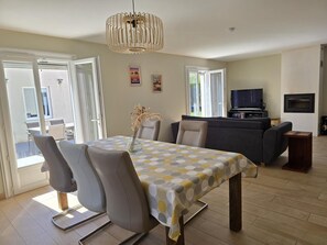 Dining - A comfortable home with a garden and a terrace (SAINT LAURENT DE LA PRÉE)