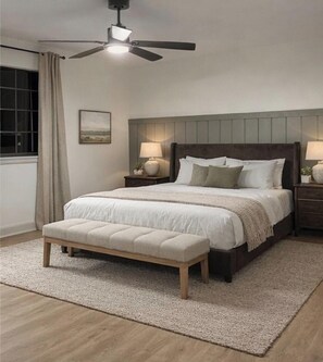 Room - Salt & Magnolia Haven - Savannah Retreat w/ Pool, Spa & Game Room (Savannah)