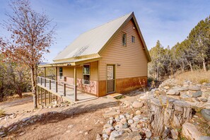 Exterior - 6.5 Acre Retreat w/ Natural Spring + Mountain View (Durango)
