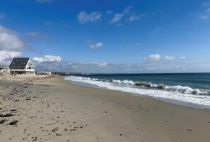 Beach - Cozy cottage in peaceful Westport perfect for a relaxing getaway (Westport)