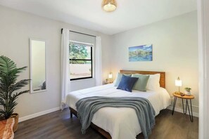Iron/ironing board, travel cot, WiFi, bed sheets - Serene at the Springs | Family • Fire Pit (High Springs)