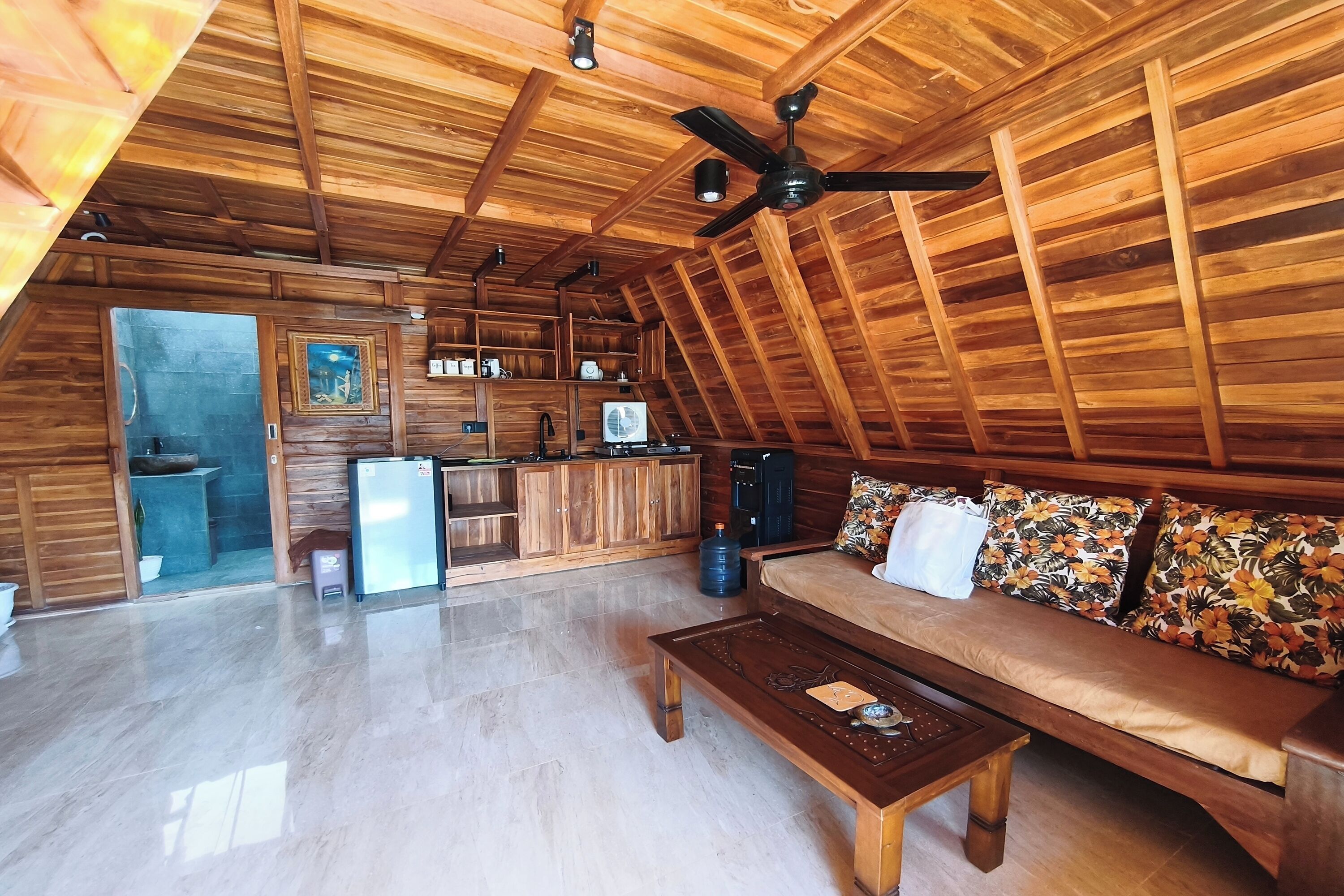 Cabin | Living area