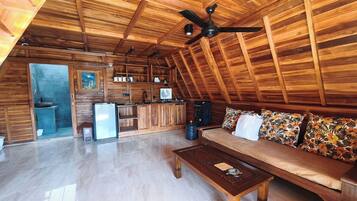 Cabin | Living area
